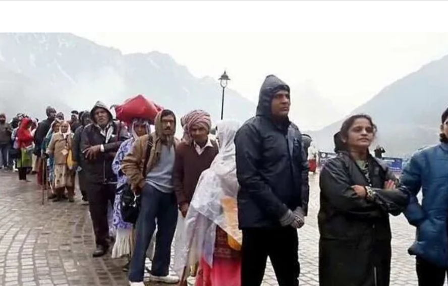 Waiting Queues For Char Dham Darshan